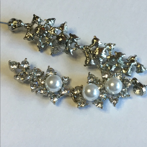 TASHA FAUX PEARL AND CRYSTAL DROP EARRINGS SILVER NWT - Picture 11 of 11